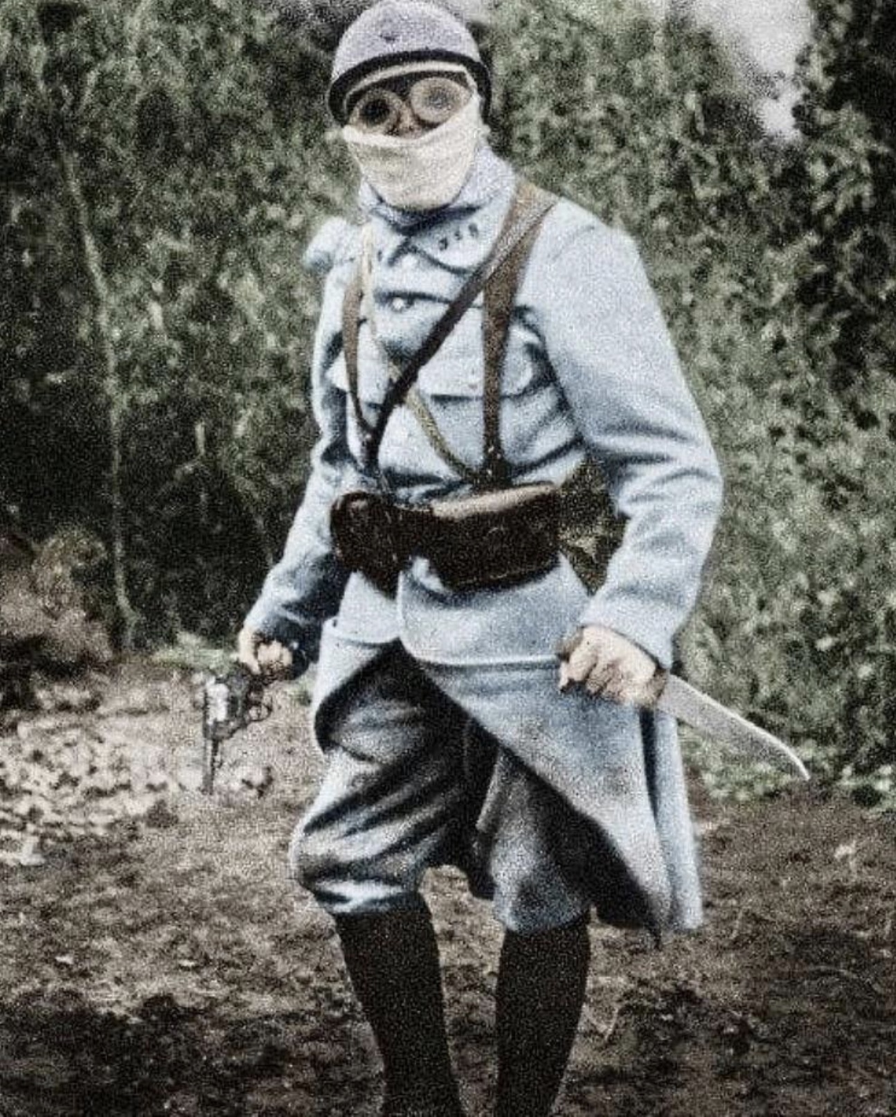A French trench raider with a revolver and dagger in 1916.